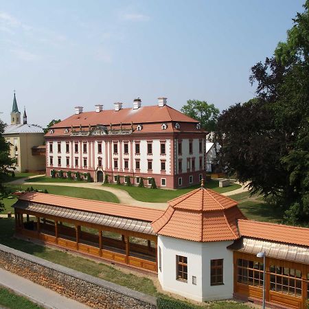 Zamecke Ubytovani U Dobre Hrabenky Hotel Kunin Exterior photo