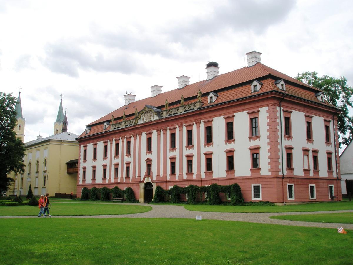 Zamecke Ubytovani U Dobre Hrabenky Hotel Kunin Exterior photo